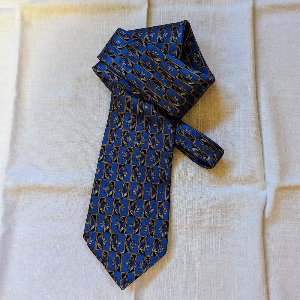 LANVIN  TIE 100% SILK MADE IN FRANCE AUTHENTIC